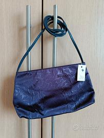 Pochette elegante di seta con tracolla