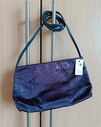 Pochette elegante di seta con tracolla