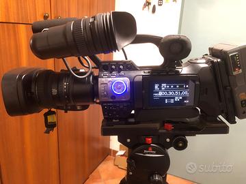 Telecamera professionale JVC GY-HM700 usata