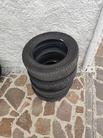 4 gomme per macchina duster