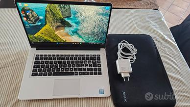 Huawei Matebook D, 15.6", 8gb RAM, 256gb SSD