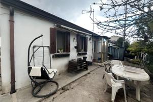 ADRIA: 117B: Casa accostata con garage e scoperto