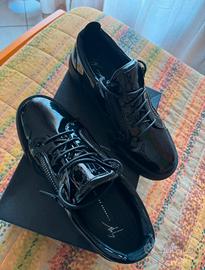 Giuseppe zanotti frenkiee shark