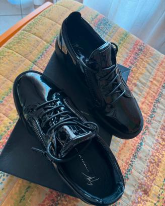 Giuseppe zanotti frenkiee shark