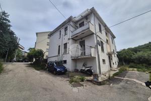 3 LOCALI A CAPPELLE SUL TAVO