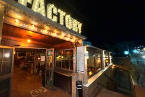 Pozzuoli via Solfatara "Factory" pub-birreria