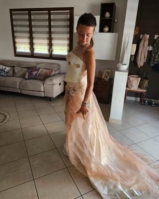 Vestito da sposa fatto a mano in seta