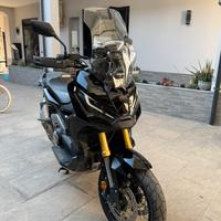Xadv 750