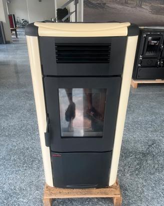 STUFA A PELLET EXTRAFLAME VIVIANA 10 KW USATA