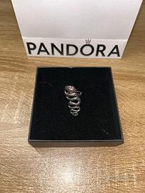 Anello Serpente con Occhi Rosa