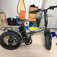 Nilox, e-bike X8, bici elettrica, colore verde.