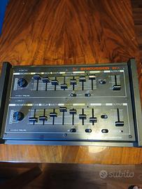 Sintetizzatore analogico vintage
