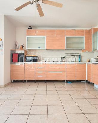 Indipendente di 3 vani con terrazzo nel centro sto