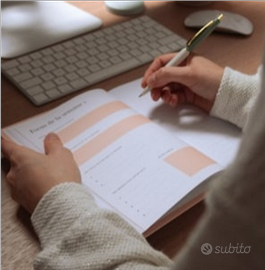 Impiegata segretaria accettazione e amministrativa