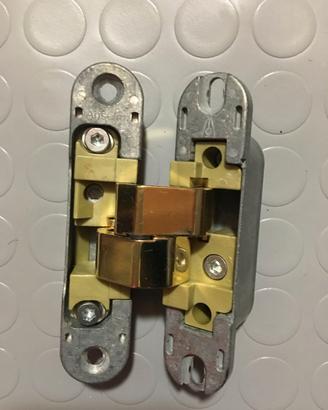 Set cerniere + serrature per 9 porte Toscocornici