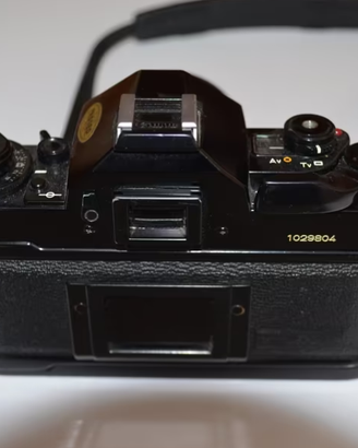 Fotocamera Canon A1 con accessori