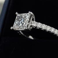 Anello con Diamante Princess da 2.08ct. certificat