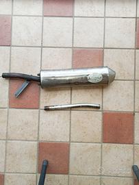 Scarico moto Leo vince