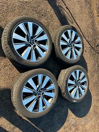 4 cerchi con pneumatici 245 45 r 19 Kia Sportage