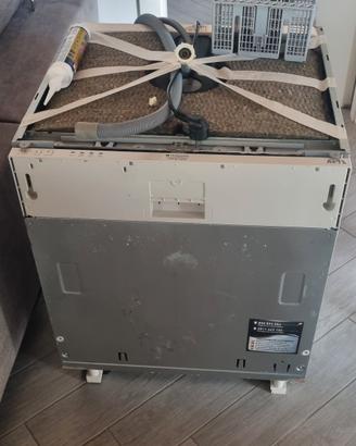 Lavastoviglie ad incasso hotpoint