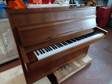 pianoforte verticale Rippen