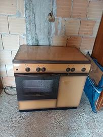Cucina 4 fuochi + forno elettrico