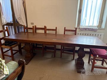 Tavolo e 12 sedie