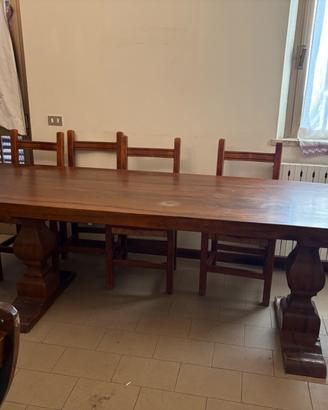 Tavolo e 12 sedie