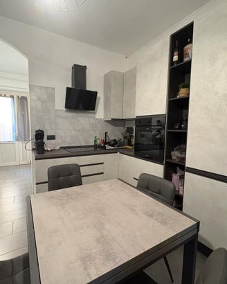 Cucina piu tavolo