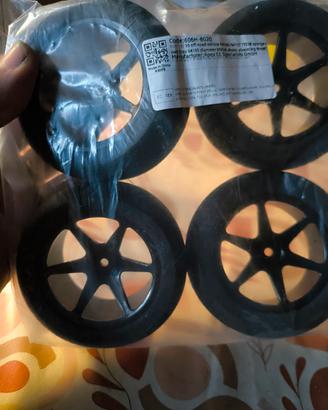 modellismo  traino gomme complete 