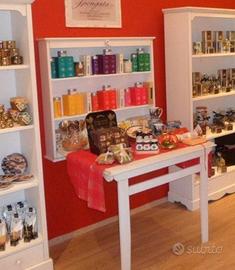 Mobile in legno di betulla bianco 