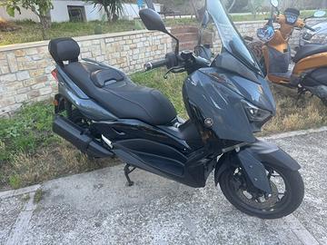 Yamaha XMAX 300 Tech Max