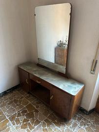 Mobile vintage con specchio – modernariato