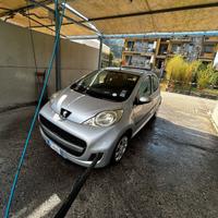 Peugeot 107 deasel, 5 porte. buono stato