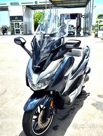 Honda forza 300