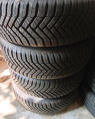 4 gomme invernali con cerchi Ford Fiesta 