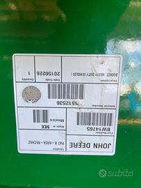 Attrezzi agricole benna trattore