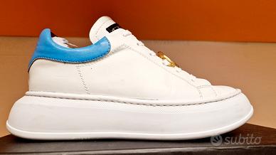 scarpe sneakers via Roma 