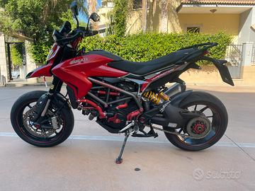 Ducati Hyperstrada 821 ( super accessoriata)