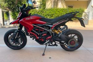 Ducati Hyperstrada 821 ( super accessoriata)