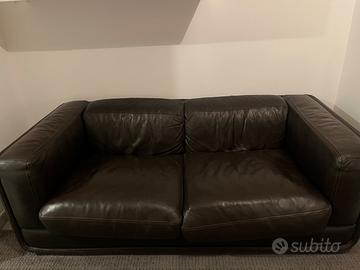 Divano Chateau d'Ax in semi pelle marrone scuro