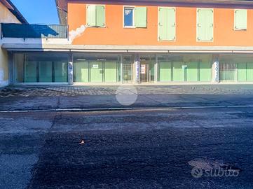 NEGOZIO A MAIRANO