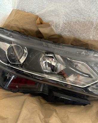 NISSAN QASHQAI FARO DX CON LUCE/DIURNA  A LED