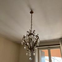 Lampadario e applique comodino