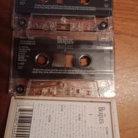 Anthology THE BEATLES ; Singles Collected R.E.M.