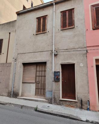 Sassari - intero fabbricato indipendente
