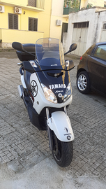 Yamaha x max 250