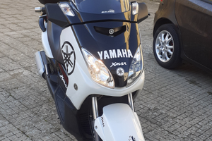 Yamaha x max 250