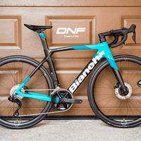 BIANCHI OLTRE XR4 105 Di2 ⚫ NUOVA 🔵