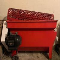 Pigiadiraspatrice elettrica con pompa